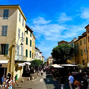 Appartement Superbe En Plein Centre Du Vieil, Antibes
